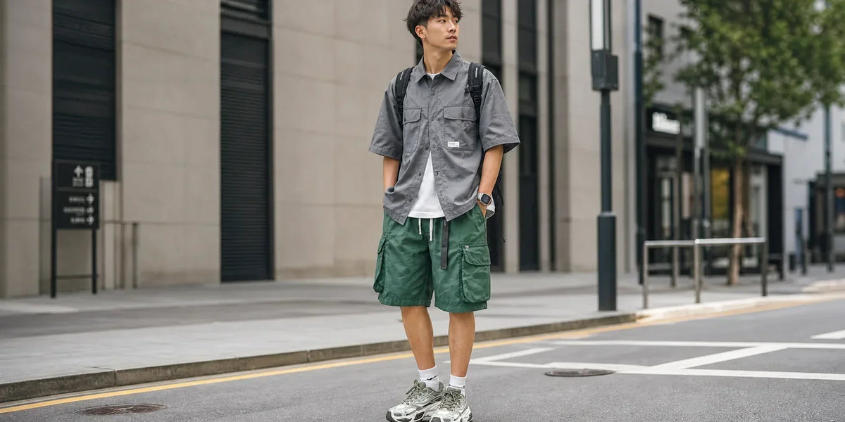 街頭實拍，展現質感十足的工裝穿搭男生穿搭風格。
